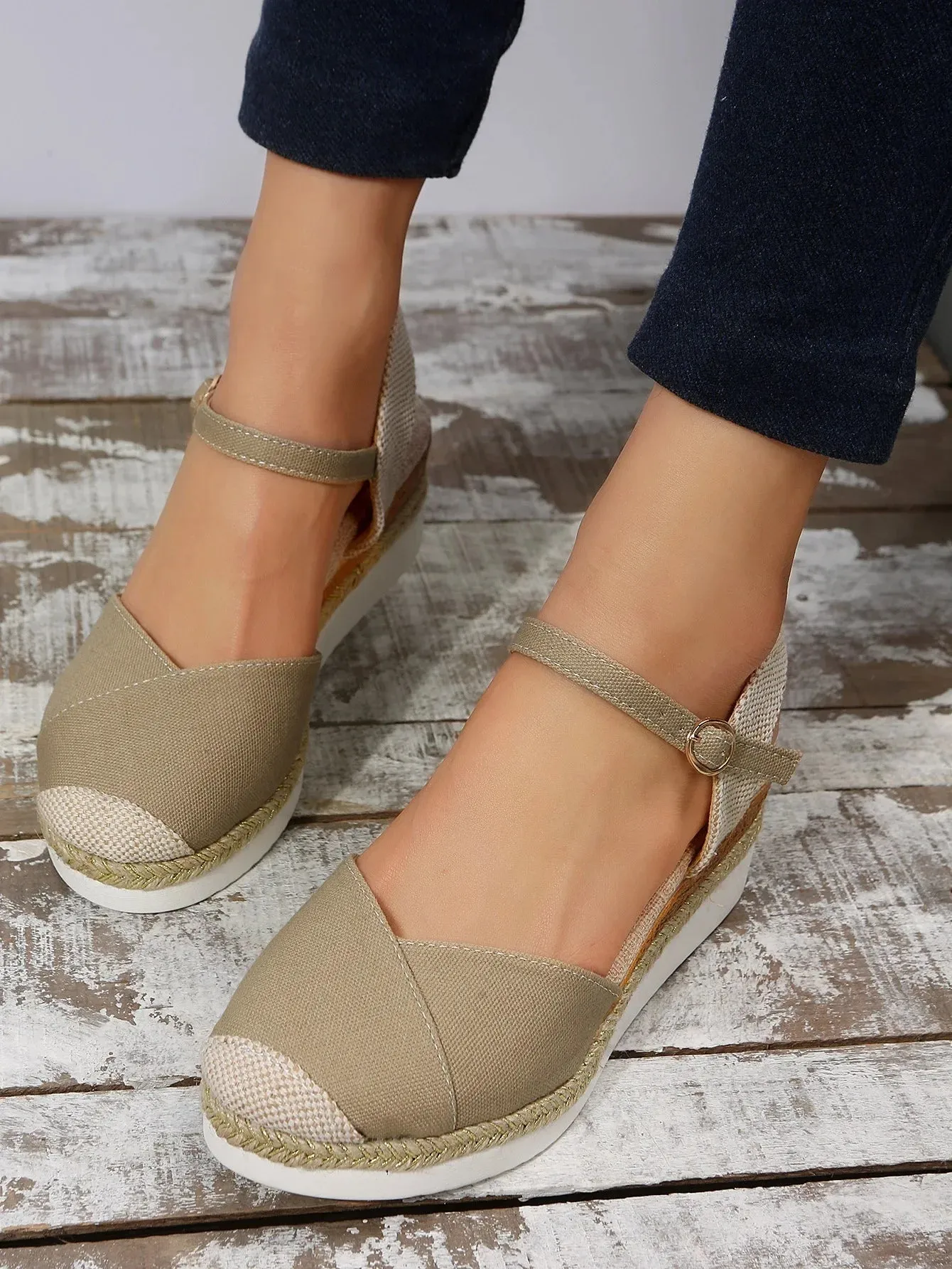 Courtney | Women's Closed Toe Wedge Sandals