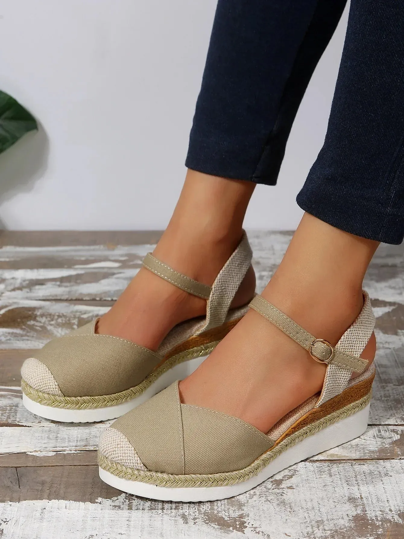 Courtney | Women's Closed Toe Wedge Sandals