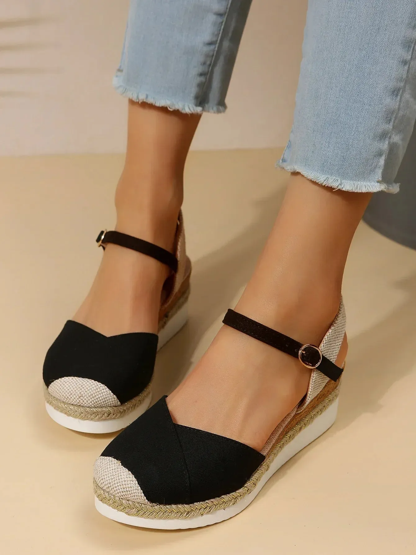 Courtney | Women's Closed Toe Wedge Sandals
