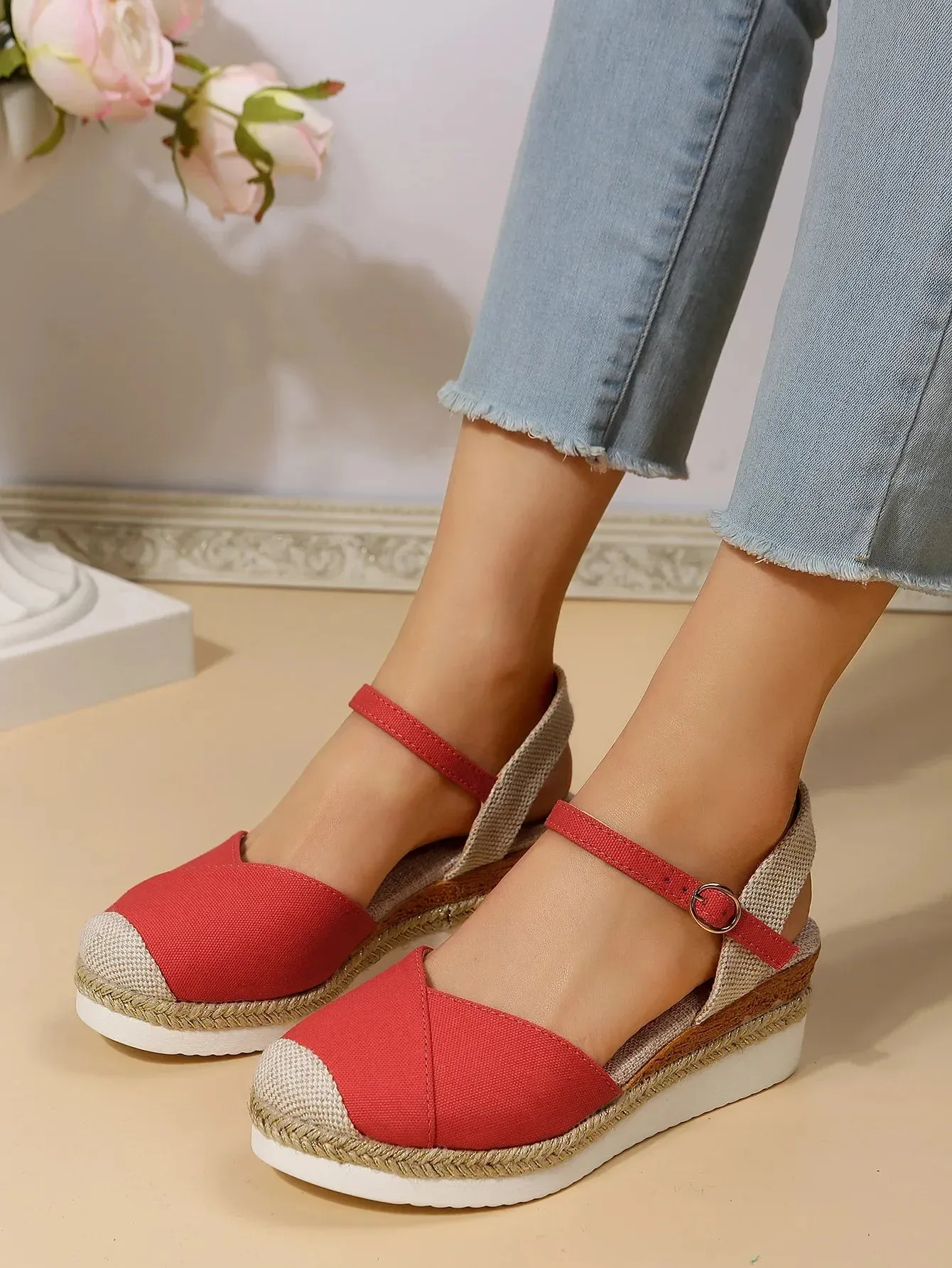 Courtney | Women's Closed Toe Wedge Sandals