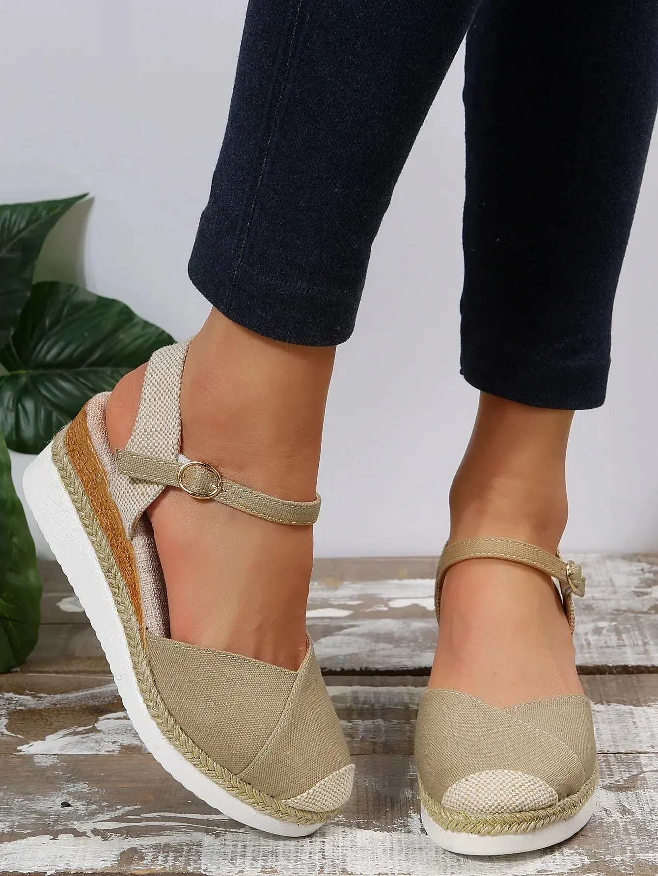 Courtney | Women's Closed Toe Wedge Sandals