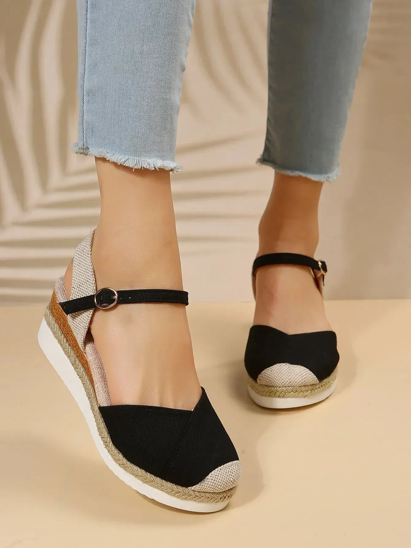 Courtney | Women's Closed Toe Wedge Sandals