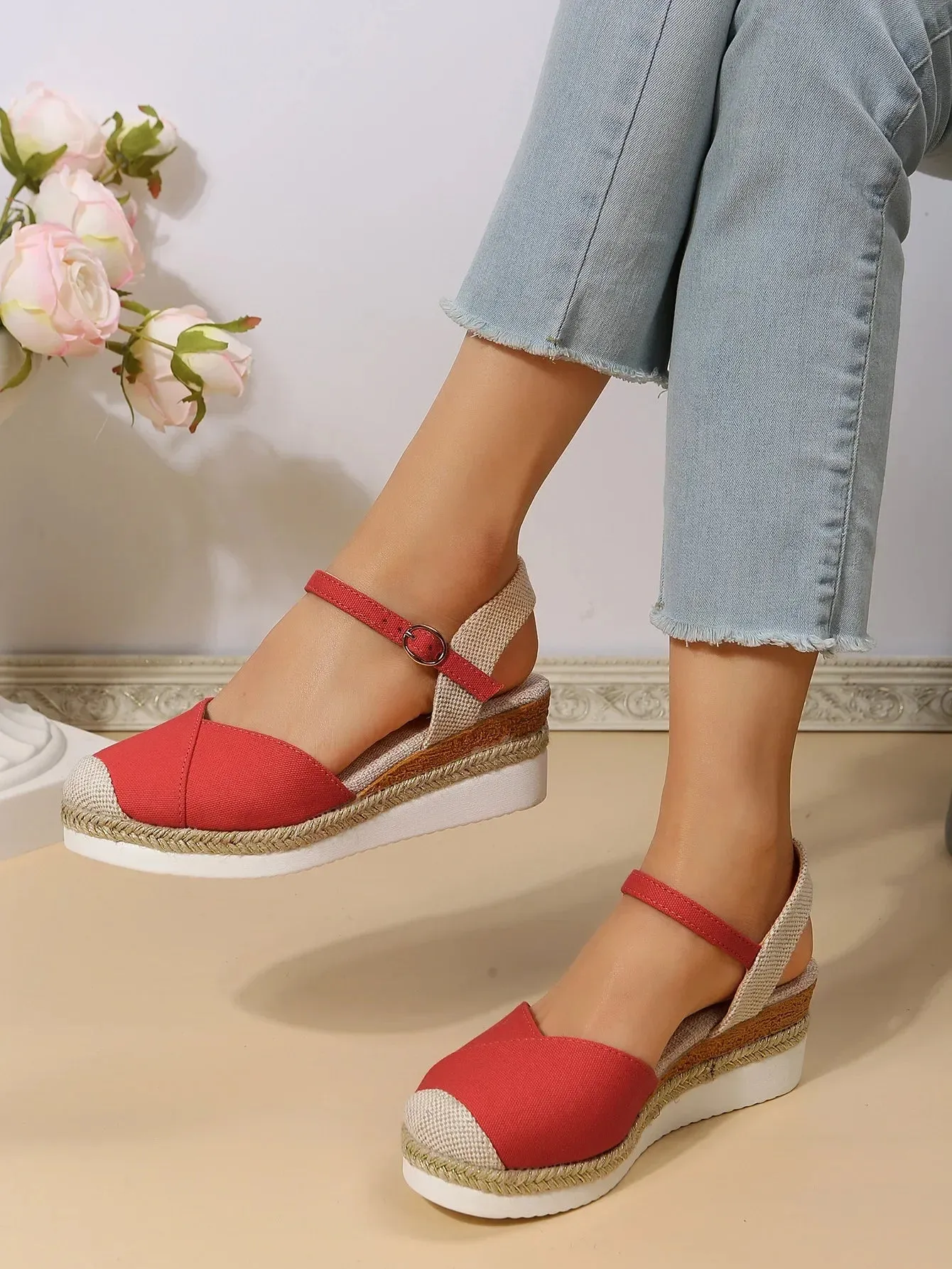 Courtney | Women's Closed Toe Wedge Sandals