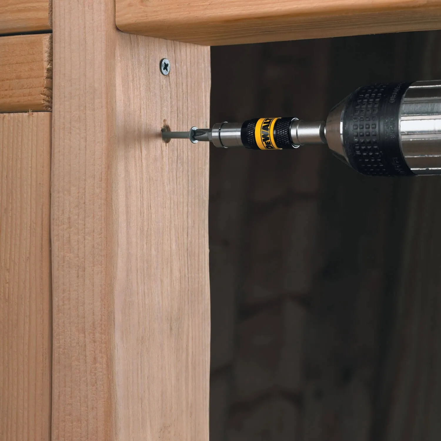 DEWALT  DWPVTHLD  -   IMPACT READY® MAGNETIC PIVOT  HOLDER