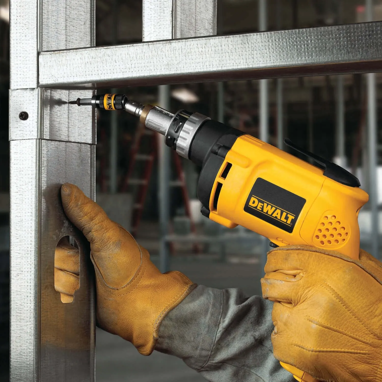 DEWALT  DWPVTHLD  -   IMPACT READY® MAGNETIC PIVOT  HOLDER