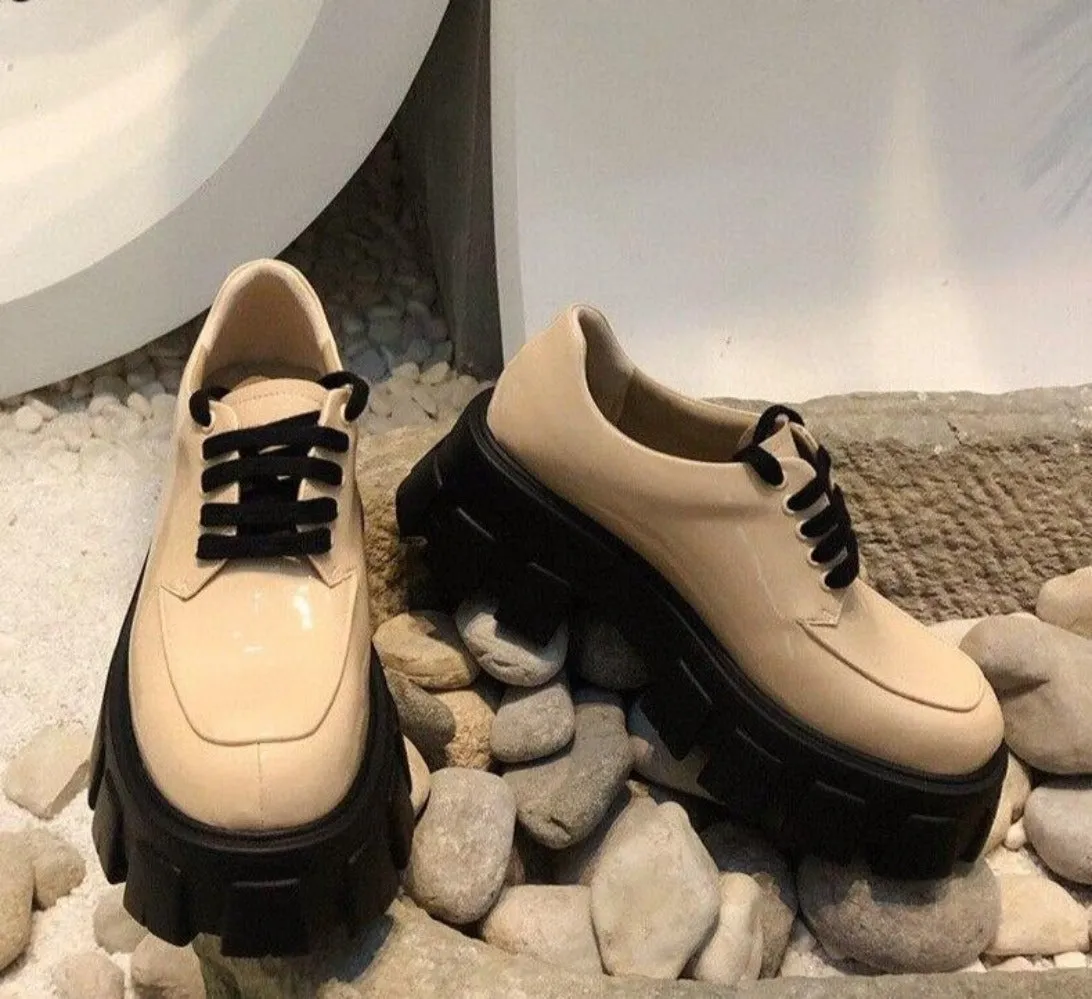 Fashion Thick Sole Round Toe Lace up Flat Platforms British Style Oxfords Shoes