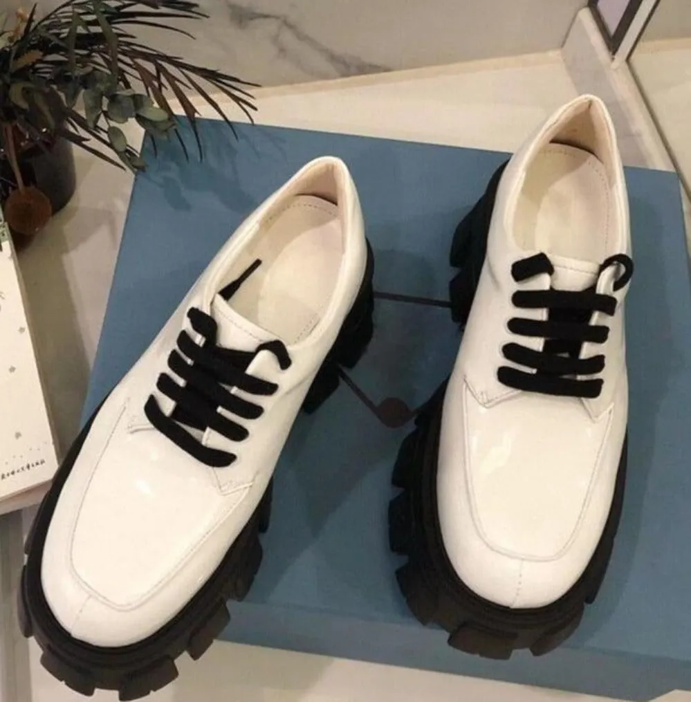 Fashion Thick Sole Round Toe Lace up Flat Platforms British Style Oxfords Shoes