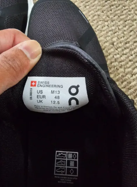On Men's Low-top Sneaker size 13