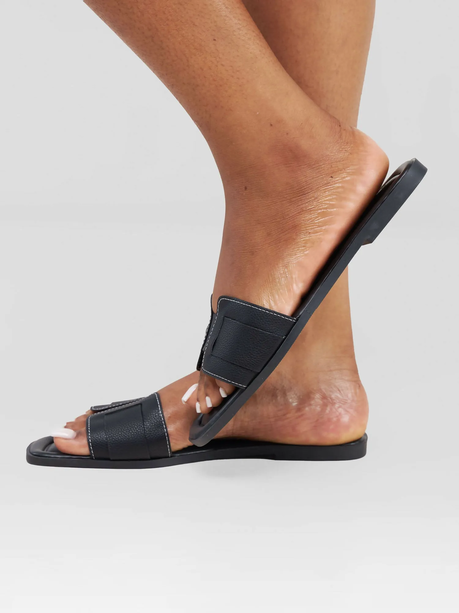 Shells Attic Sandal - Black