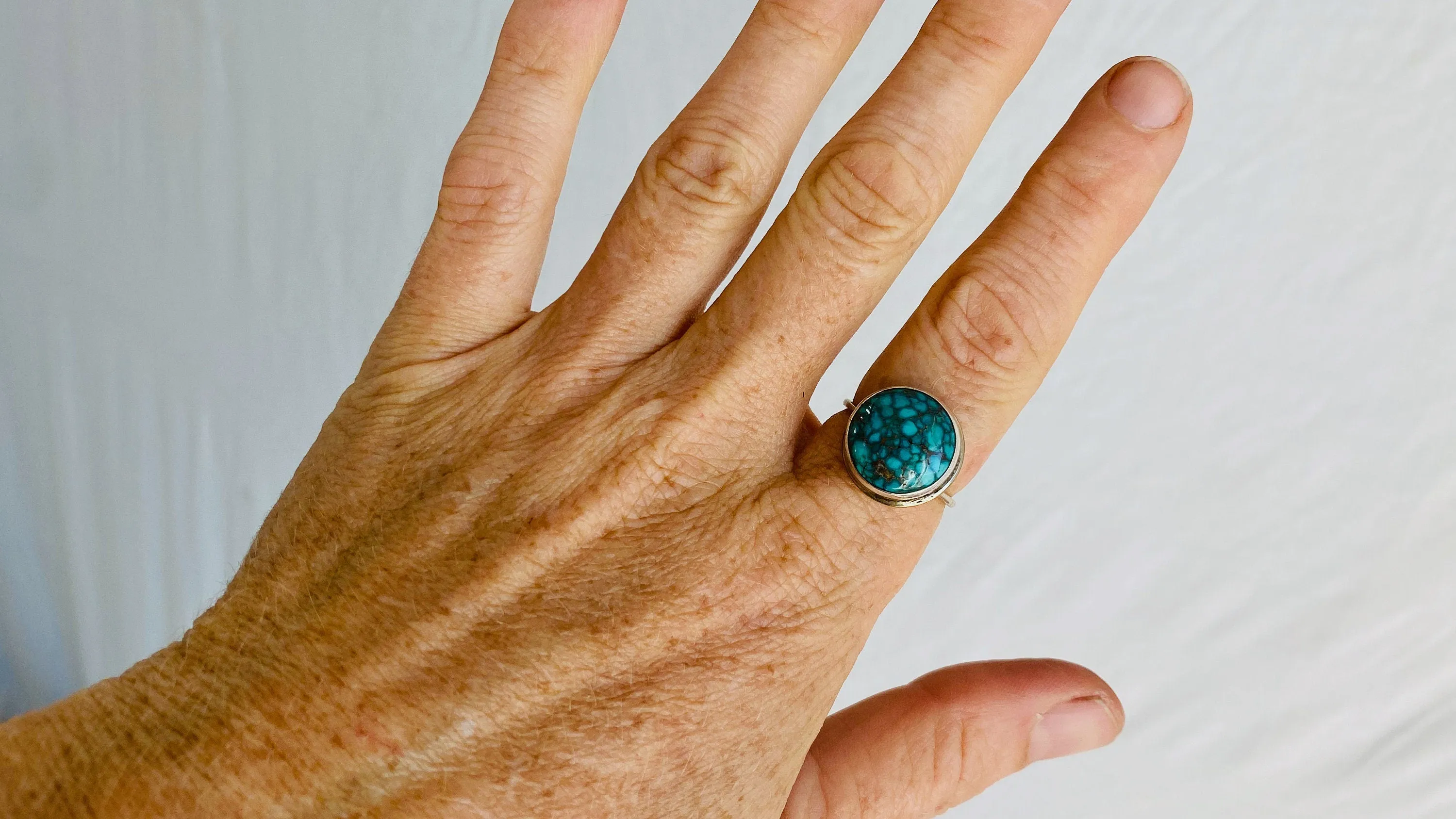 Turquoise and Silver Ring. Size 7.5. 0342